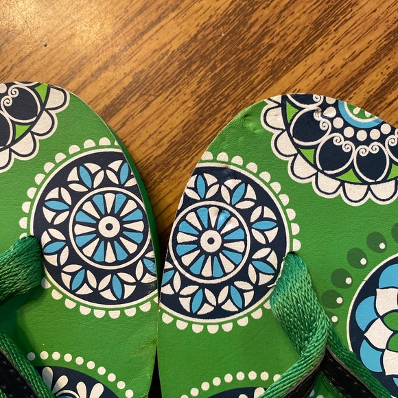 Vera Bradley (Retired) Flip Flops - Picture 4 of 4